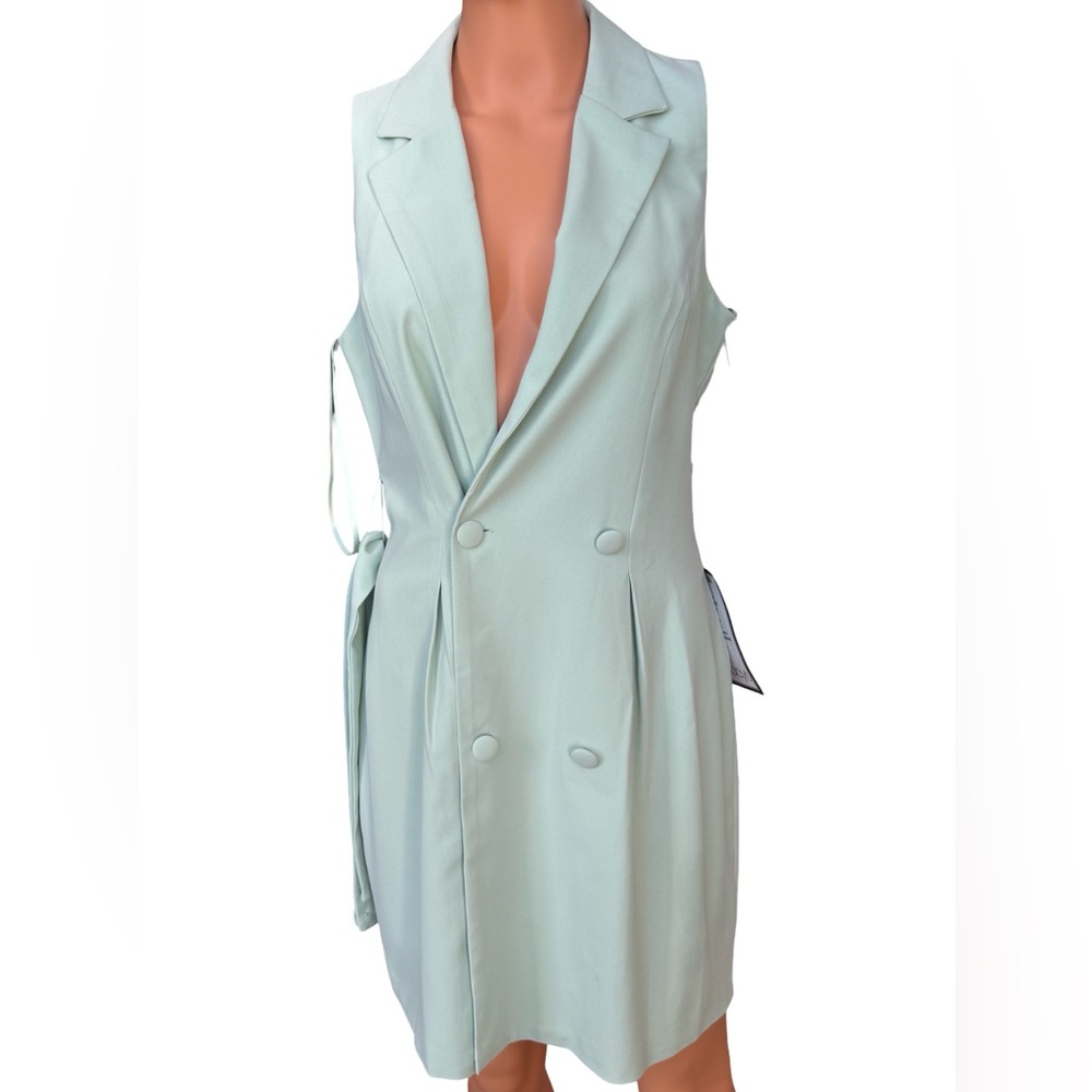 NWT Macy's Light Mint Green Sleeveless Double-Breasted above the knee Dress